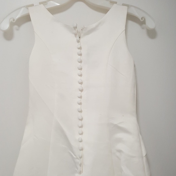 Beautiful Ivory Embroidered Gown NWOT - Picture 5 of 7